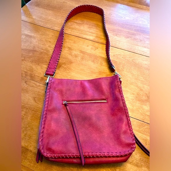 isabelle Handbags - Isabelle Red Leather Shoulder Bag. Lots of Zippered hiding places.